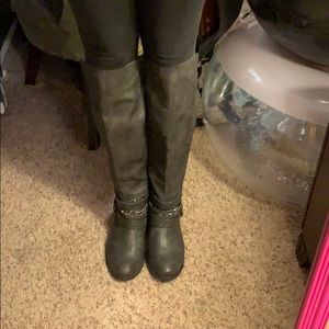 Grey boots